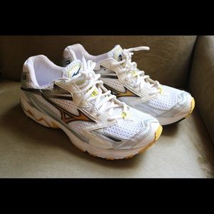 Men’s Mizuno Running Shoes